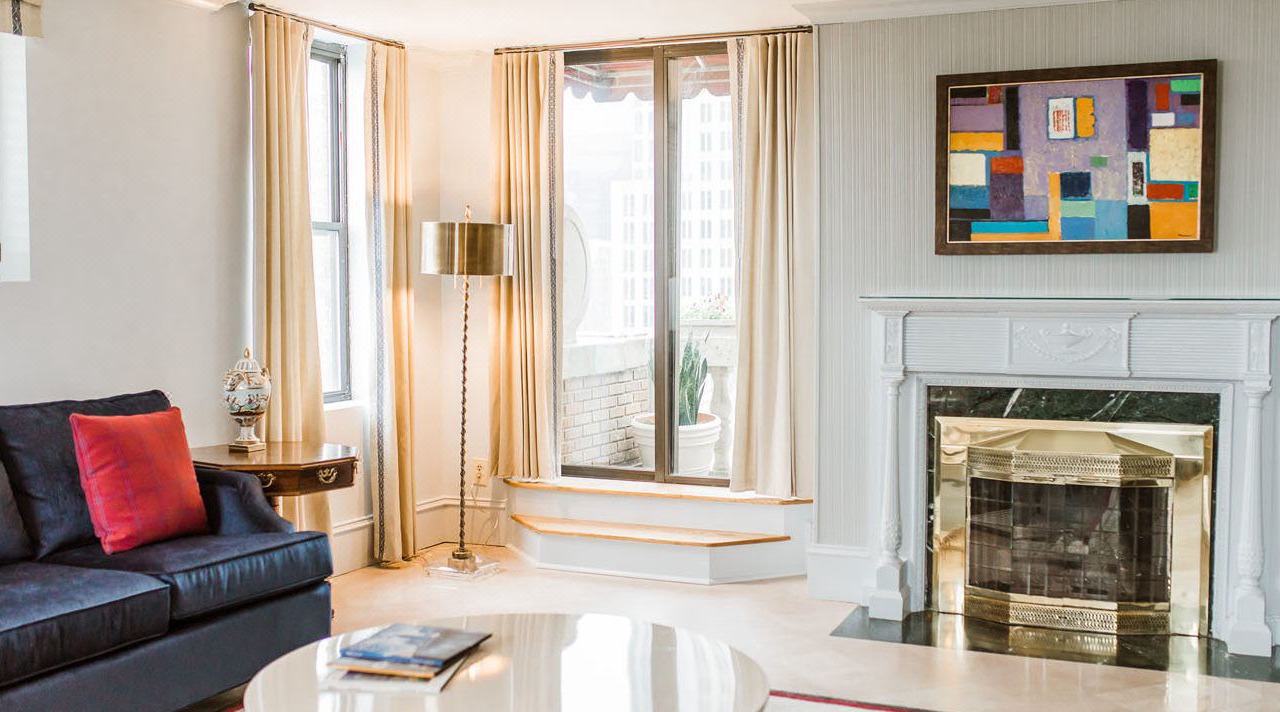 Photo of Livingroom in Charlotte Center City