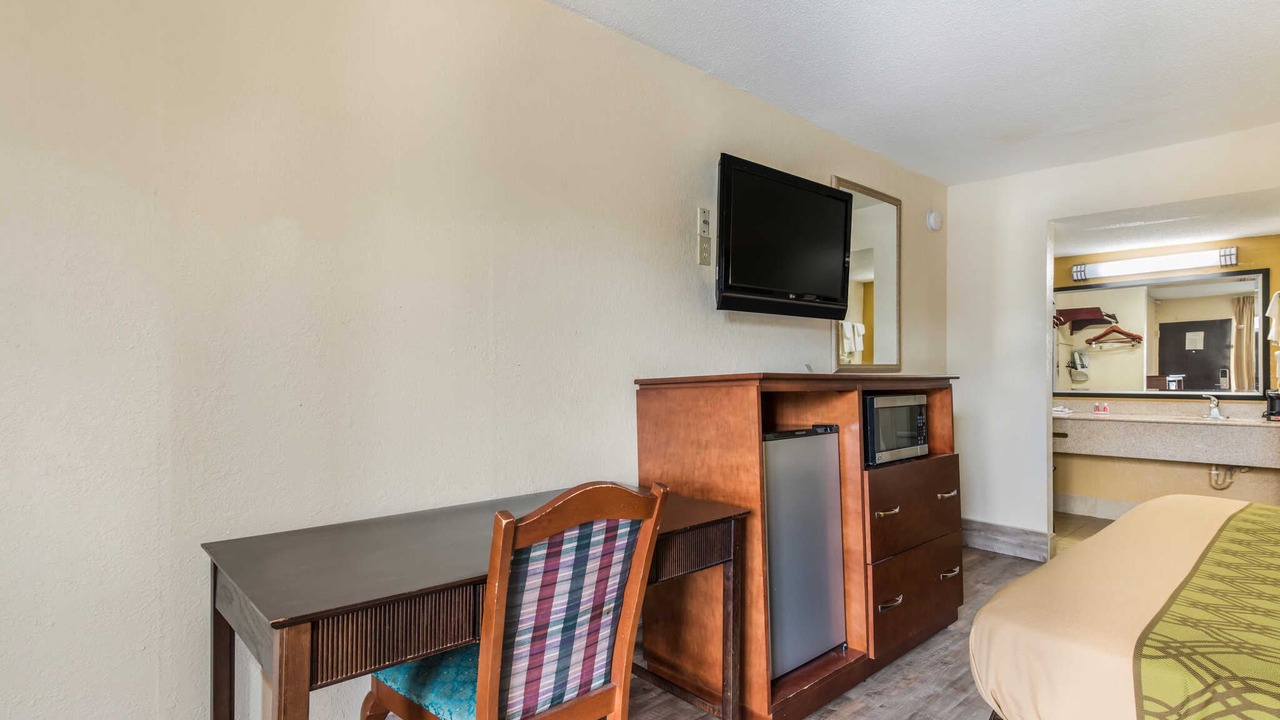 Photo of Livingroom in South Salisbury