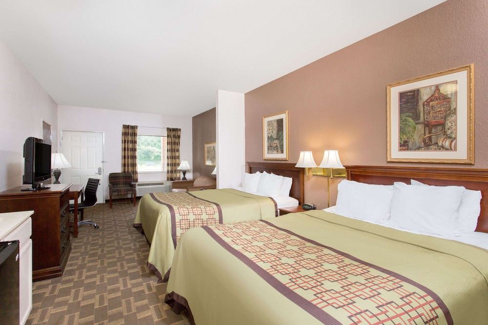 Photo of Bedroom in Lexington - Salisbury