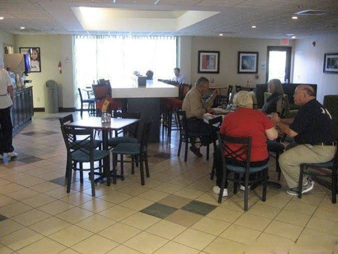 Photo of Livingroom in Morehead City