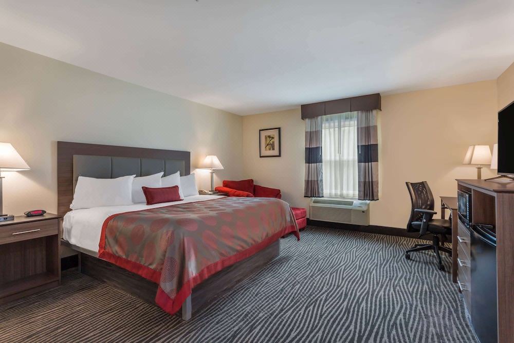 Photo of Bedroom in Hendersonville