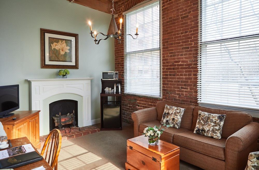 Photo of Livingroom in Winston - Salem