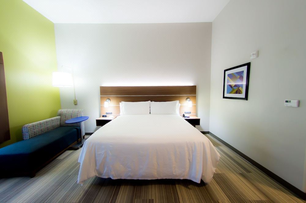 Photo of Bedroom in Statesville