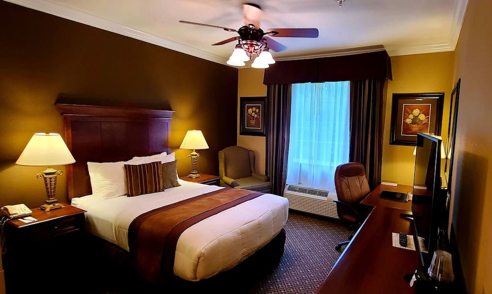Photo of Bedroom in Flat Rock