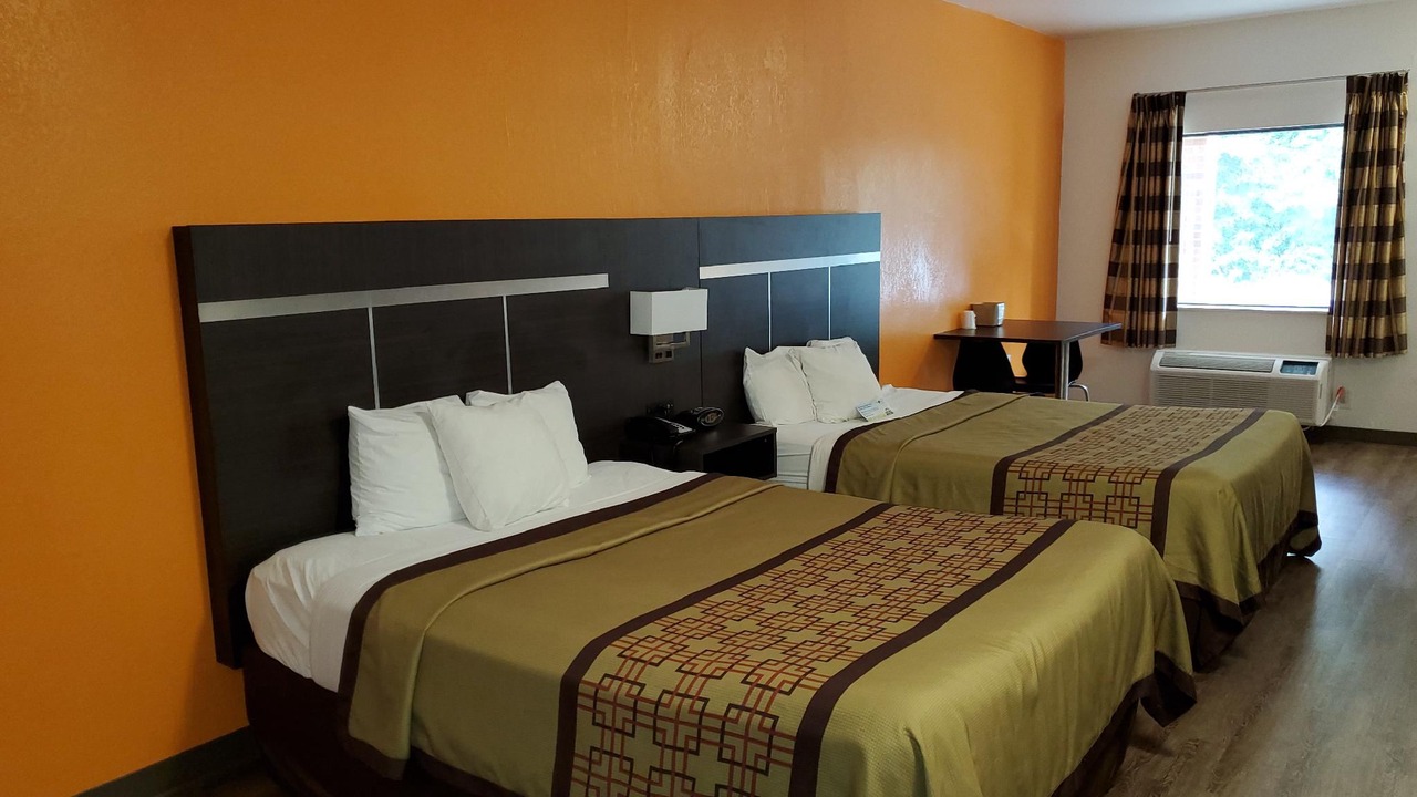 Photo of Bedroom in Lexington - Salisbury