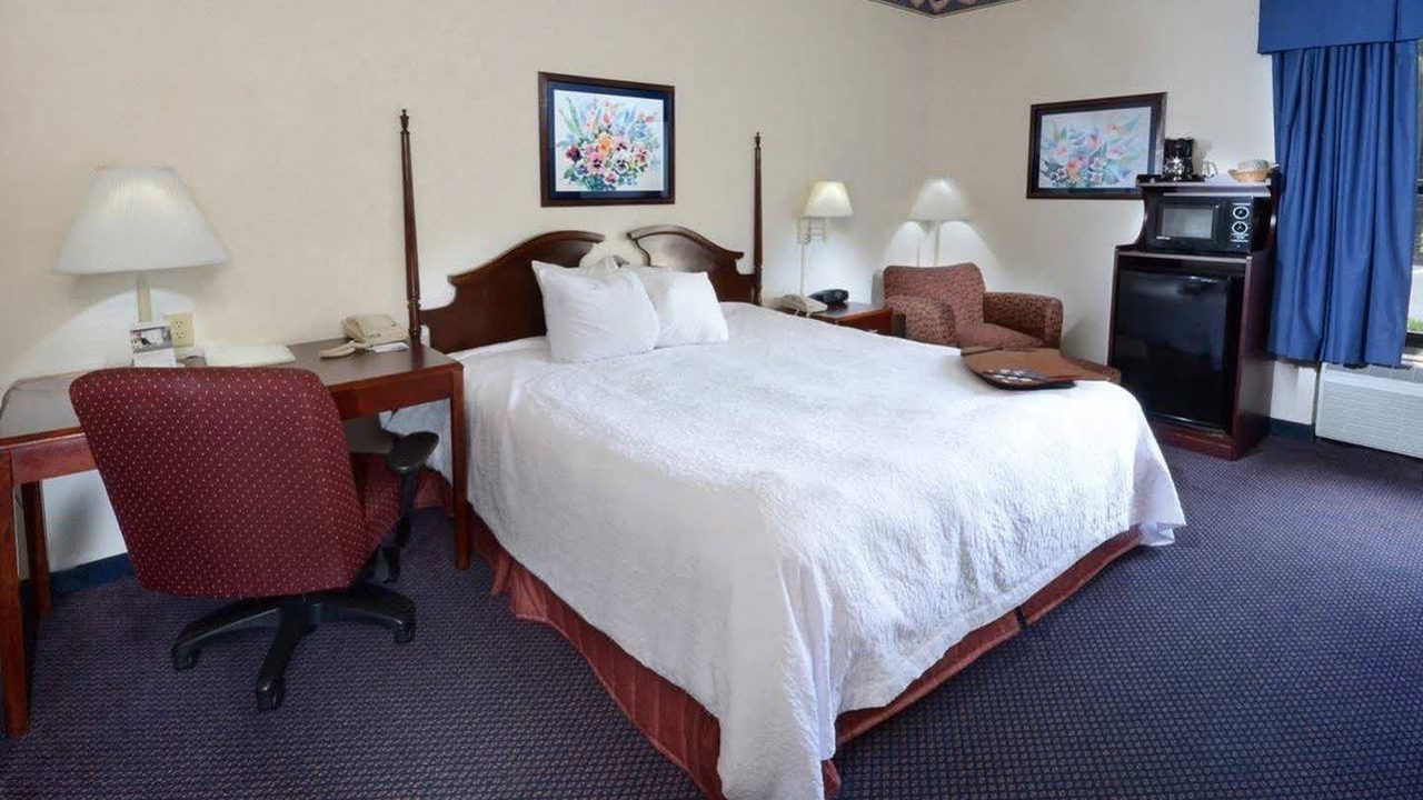 Photo of Bedroom in Roxboro
