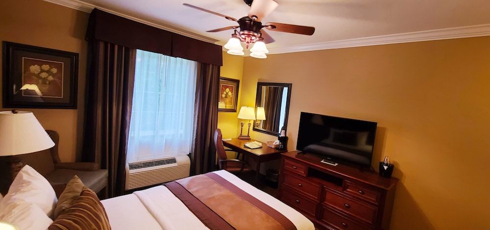 Photo of Bedroom in Flat Rock
