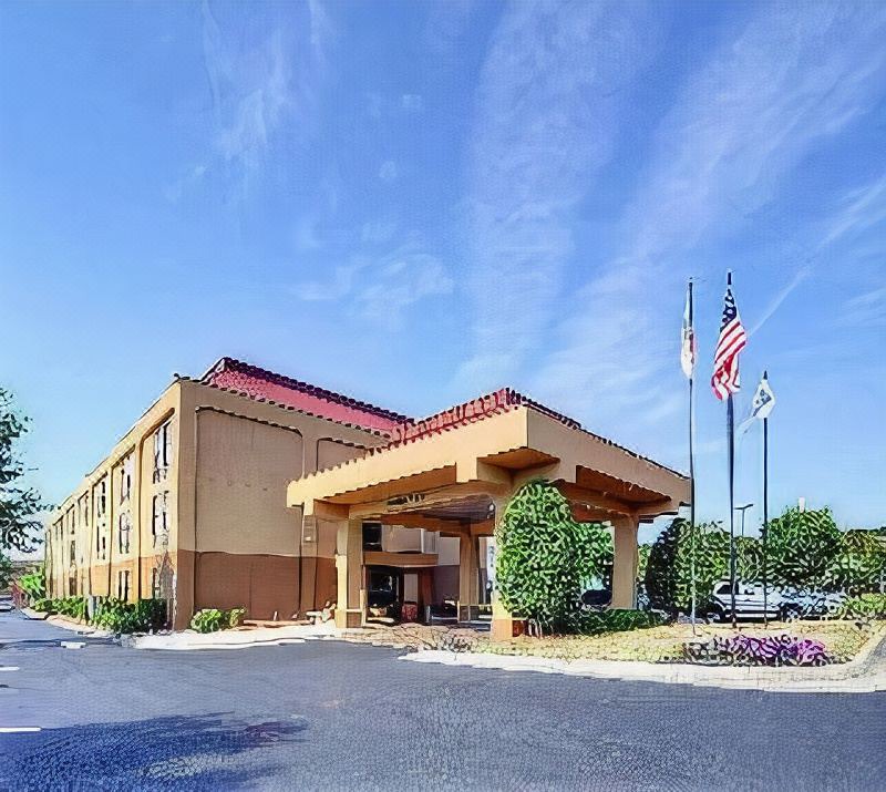 Photo of Buildings in Eden