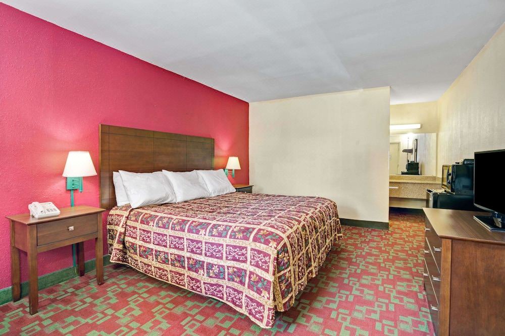 Photo of Bedroom in Elizabeth City