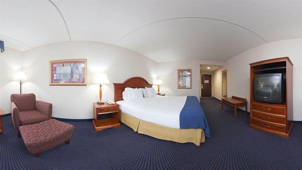 Photo of Bedroom in Archdale