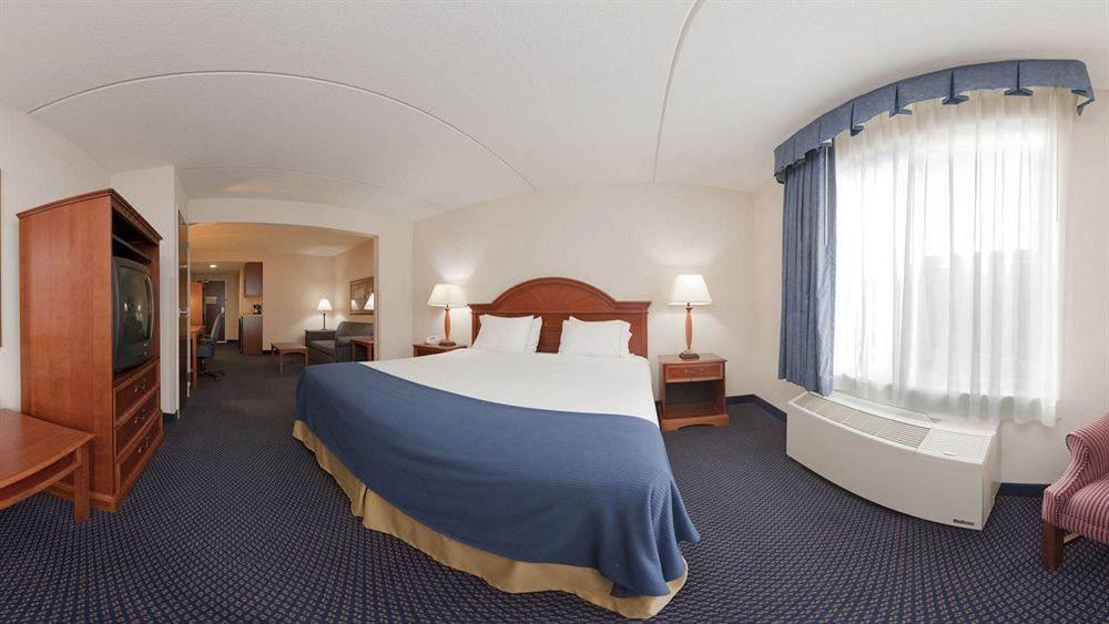 Photo of Bedroom in Archdale