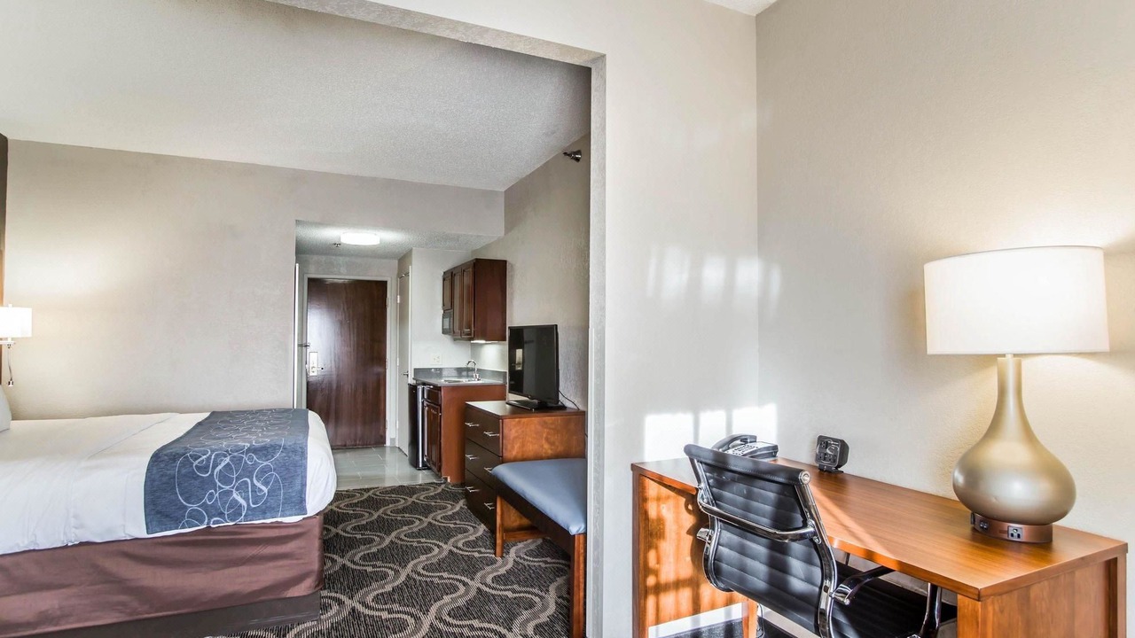 Photo of Livingroom in Pineville
