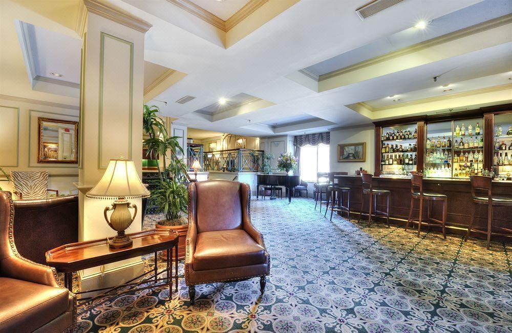 Photo of Livingroom in Charlotte Center City