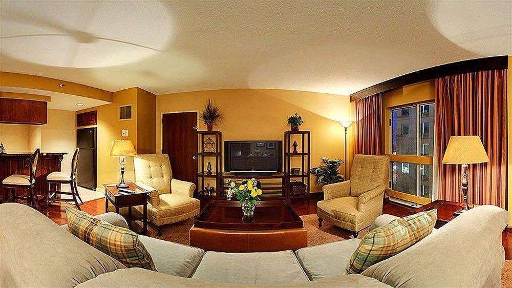 Photo of Livingroom in Downtown