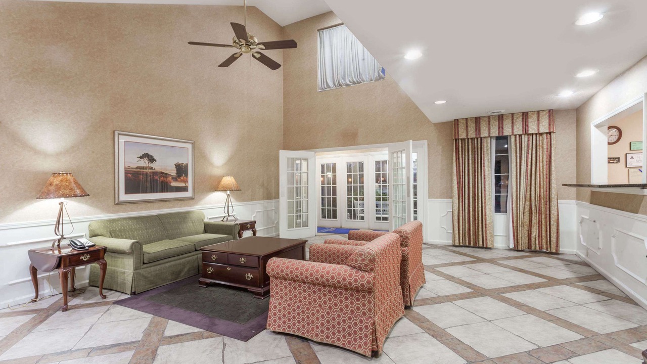 Photo of Livingroom in Hickory