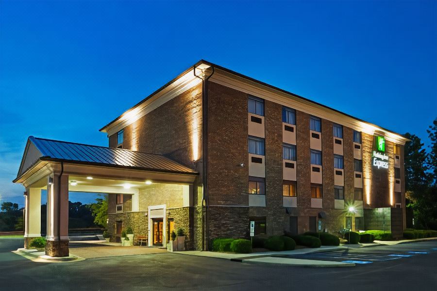 Photo of Buildings in Pineville