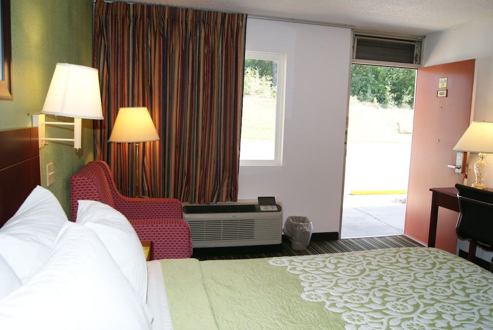 Photo of Bedroom in Shelby