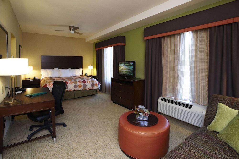 Photo of Livingroom in Hoover