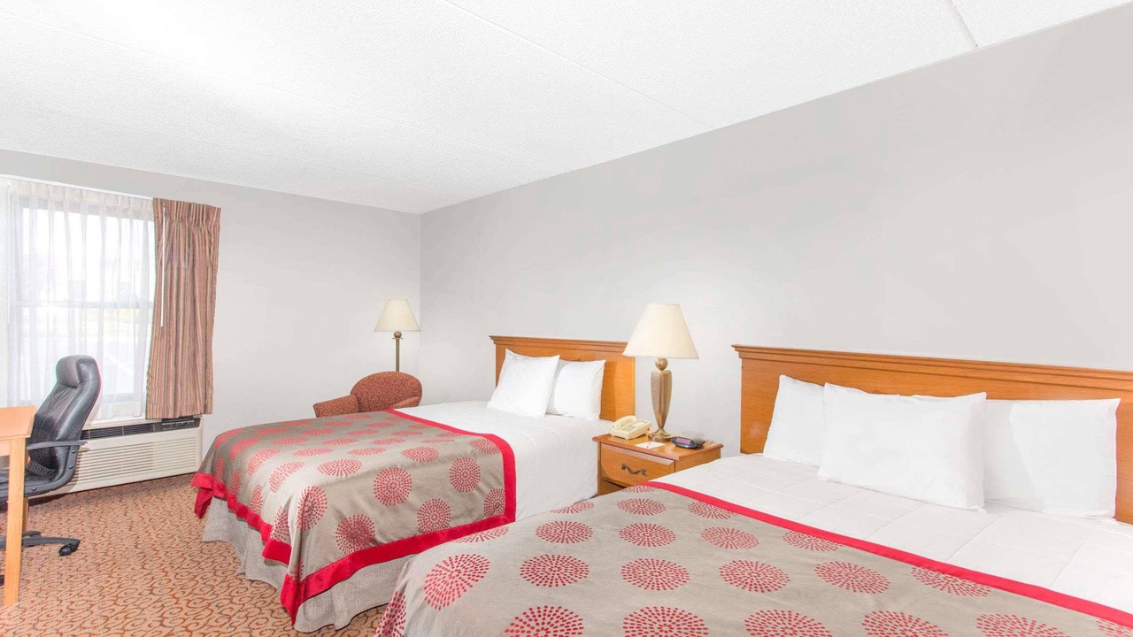 Photo of Bedroom in Hendersonville
