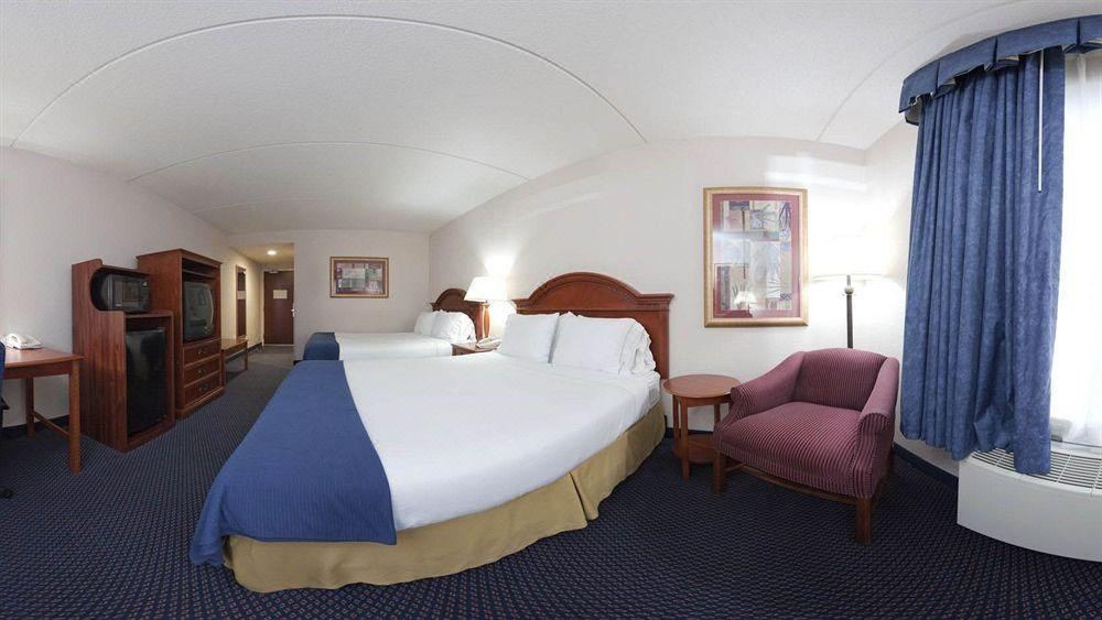 Photo of Bedroom in Archdale