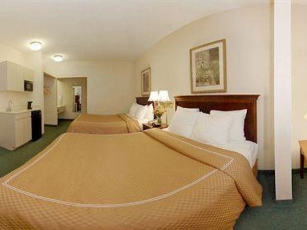 Photo of Bedroom in Lexington - Salisbury