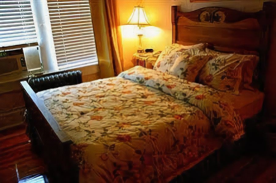 Photo of Bedroom in Hendersonville