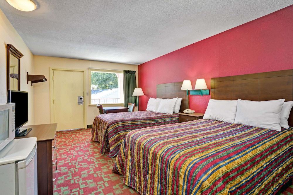Photo of Bedroom in Elizabeth City