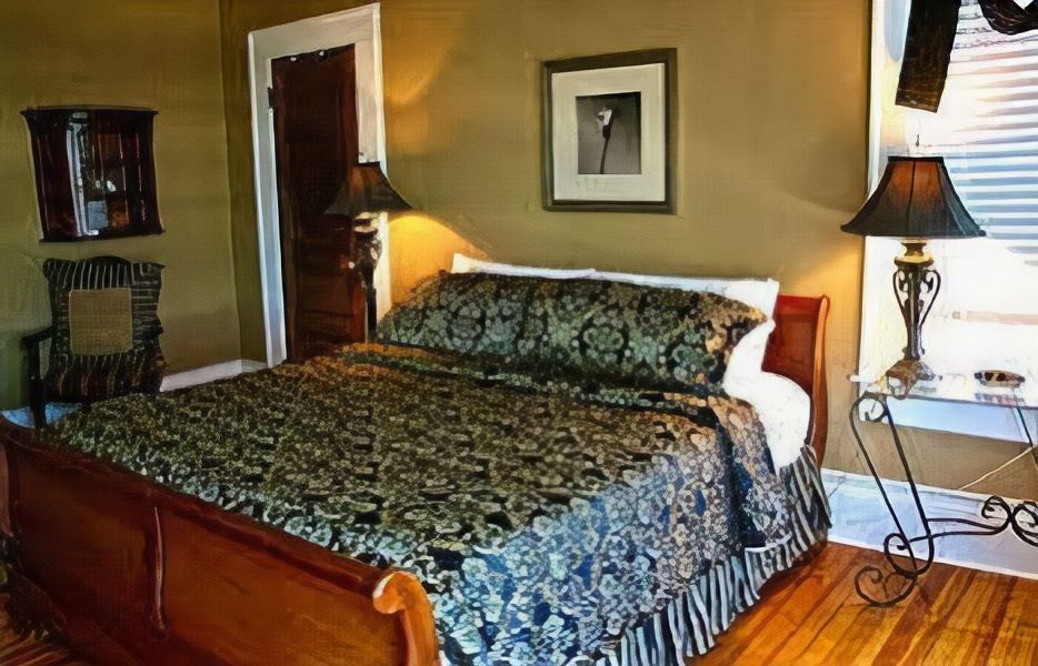 Photo of Bedroom in Hendersonville