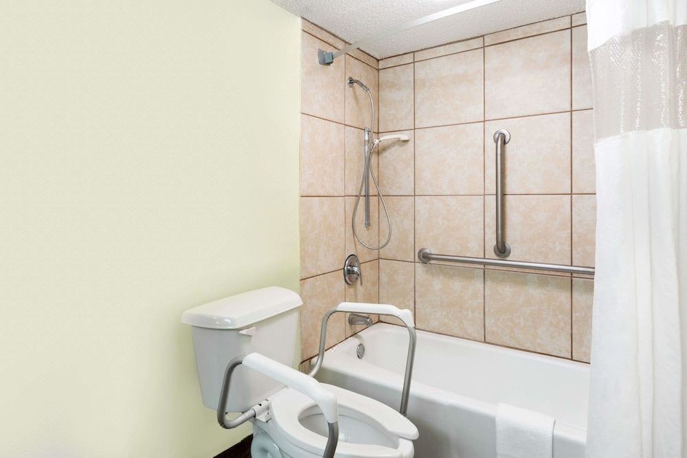 Photo of Bathroom in Washington