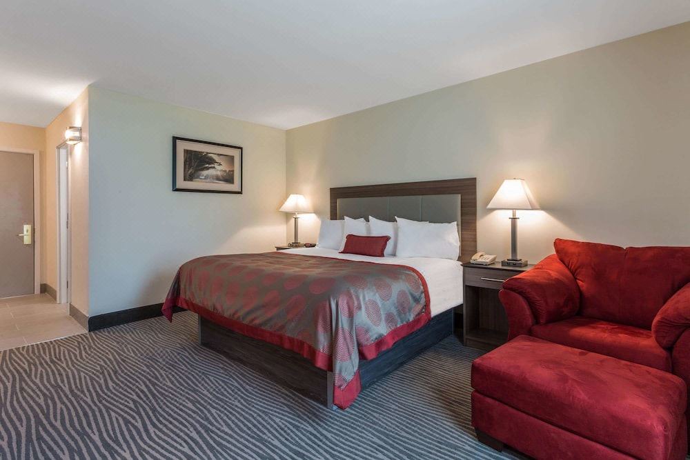 Photo of Bedroom in Hendersonville