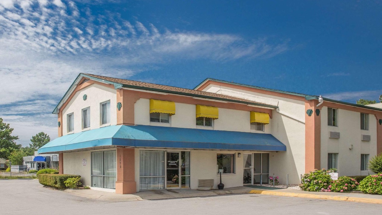 Photo of Buildings in Havelock