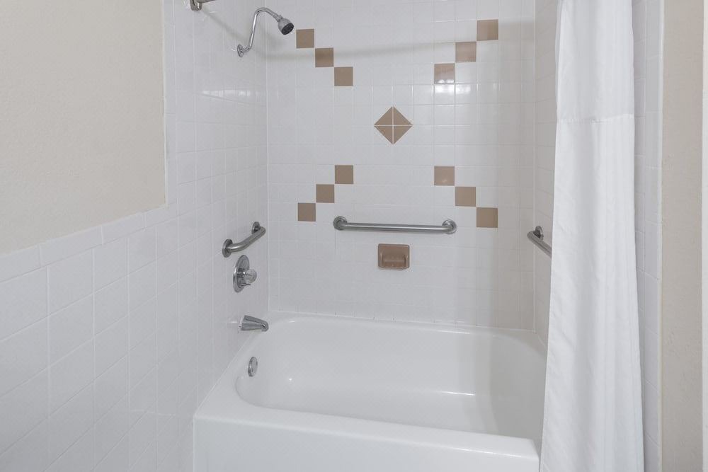 Photo of Bathroom in Toddville Road