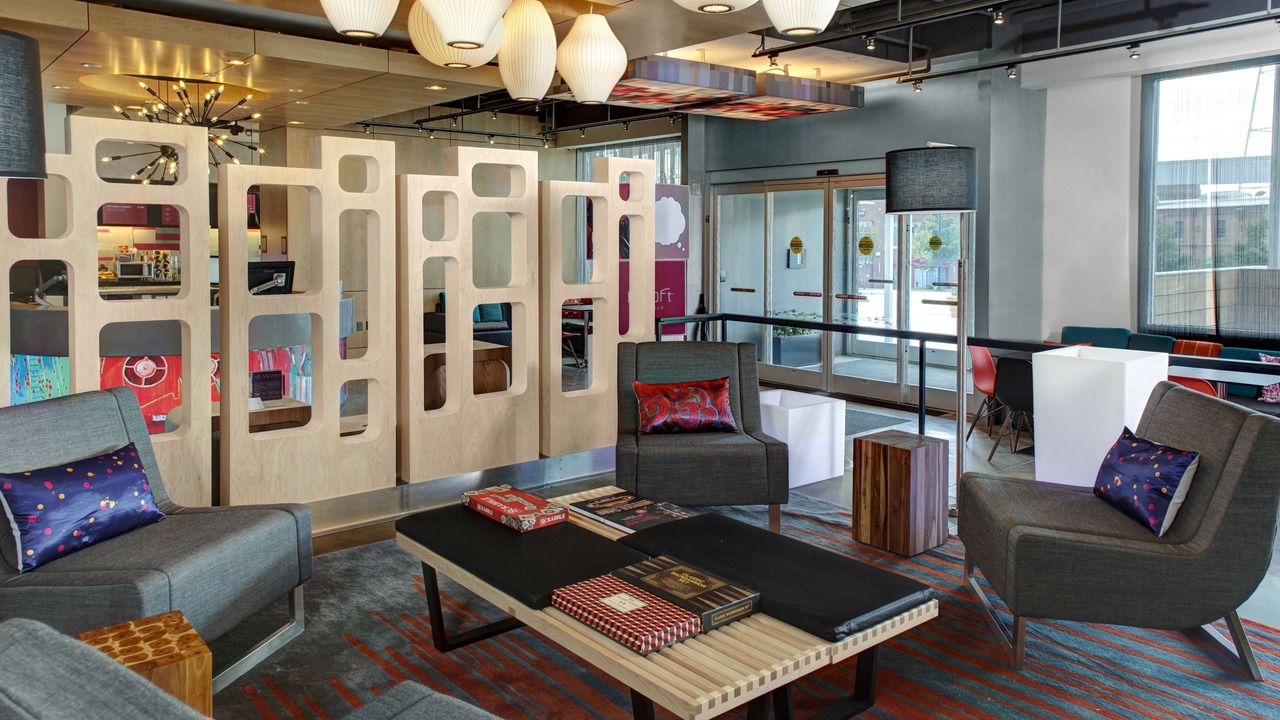 Photo of Livingroom in Downtown