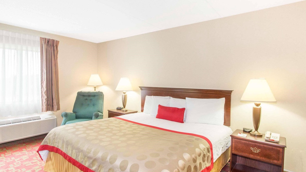 Photo of Bedroom in Hendersonville