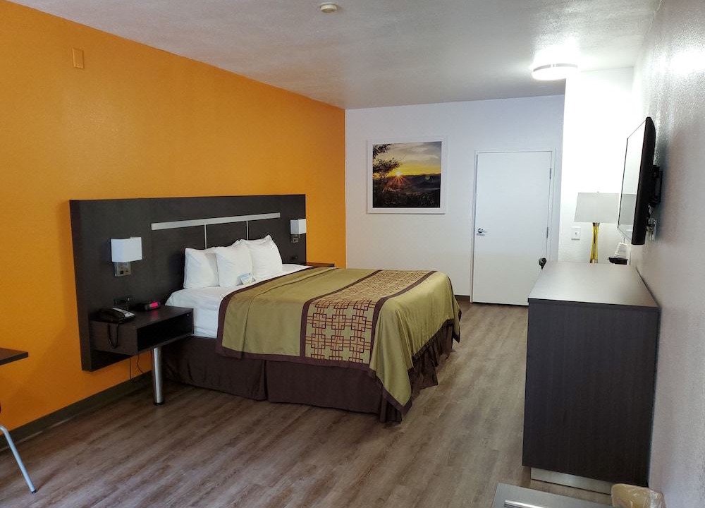Photo of Bedroom in Lexington - Salisbury