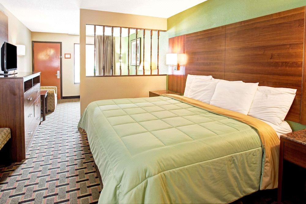 Photo of Bedroom in Conover