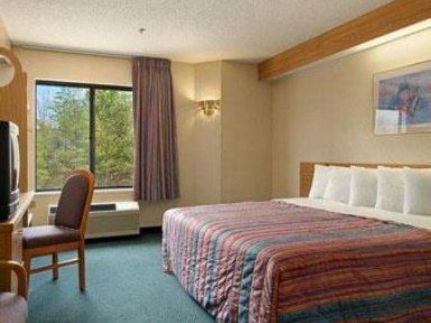 Photo of Bedroom in Yadkinville