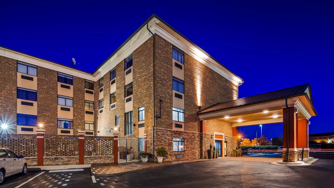 Photo of Buildings in Pineville