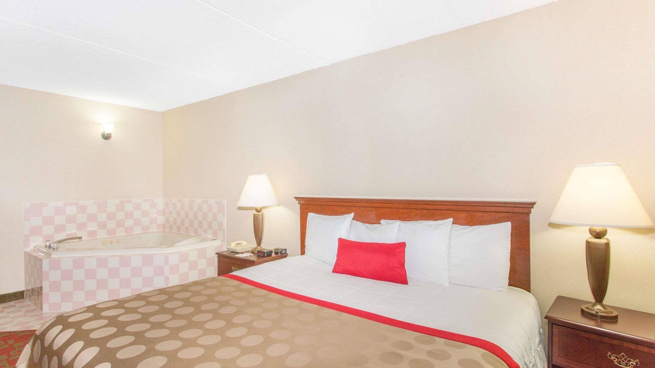 Photo of Bedroom in Hendersonville