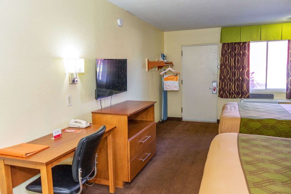 Photo of Livingroom in Weldon