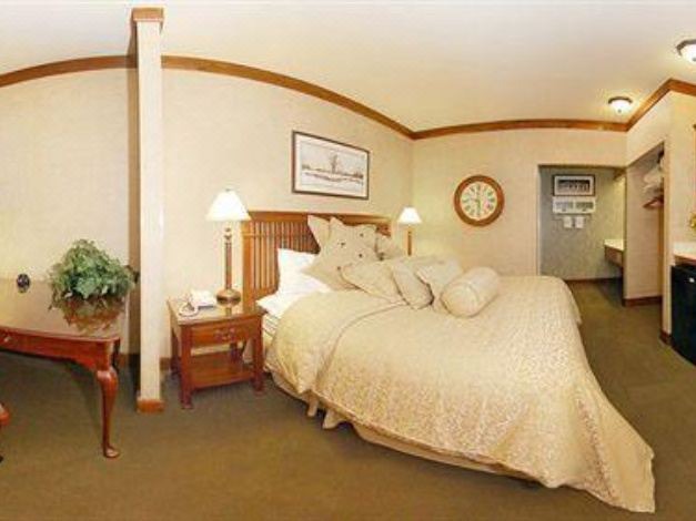 Photo of Bedroom in Lexington - Salisbury