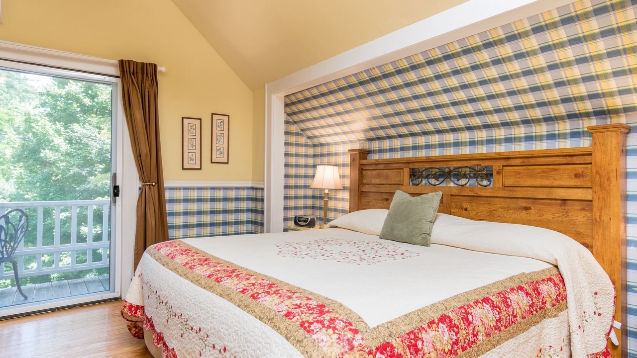 Photo of Bedroom in Flat Rock