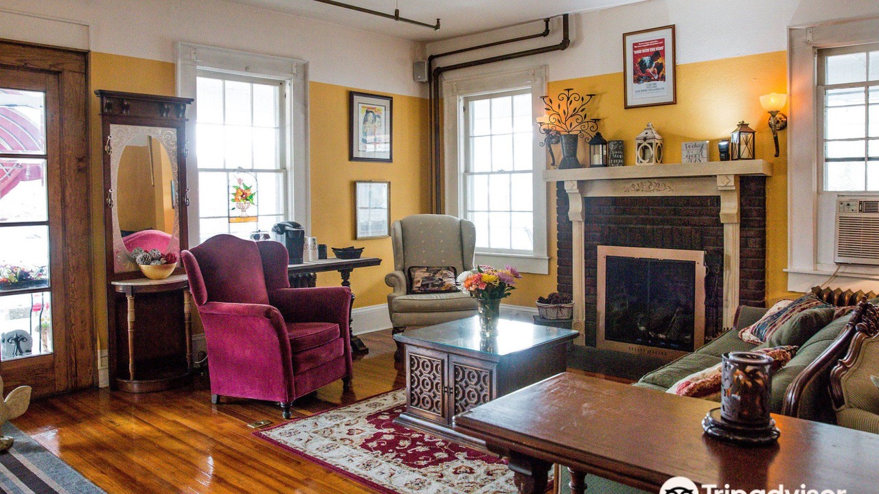 Photo of Livingroom in Hendersonville