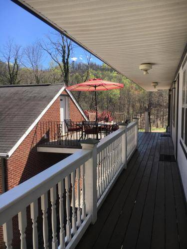 Photo of Patio Balcony in Lake Lure