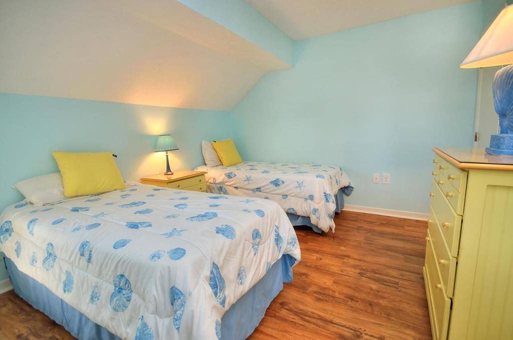 Photo of Bedroom in Caswell Beach