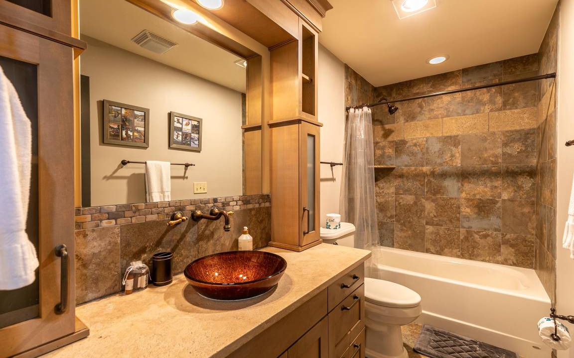 Photo of Bathroom in Apple Ridge