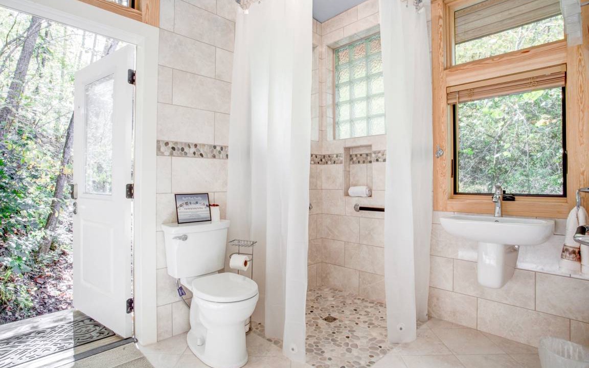 Photo of Bathroom in Marshall