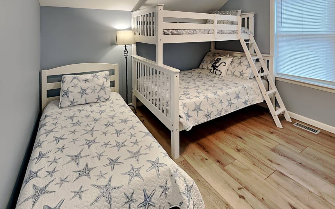 Photo of Bedroom in Topsail Beach