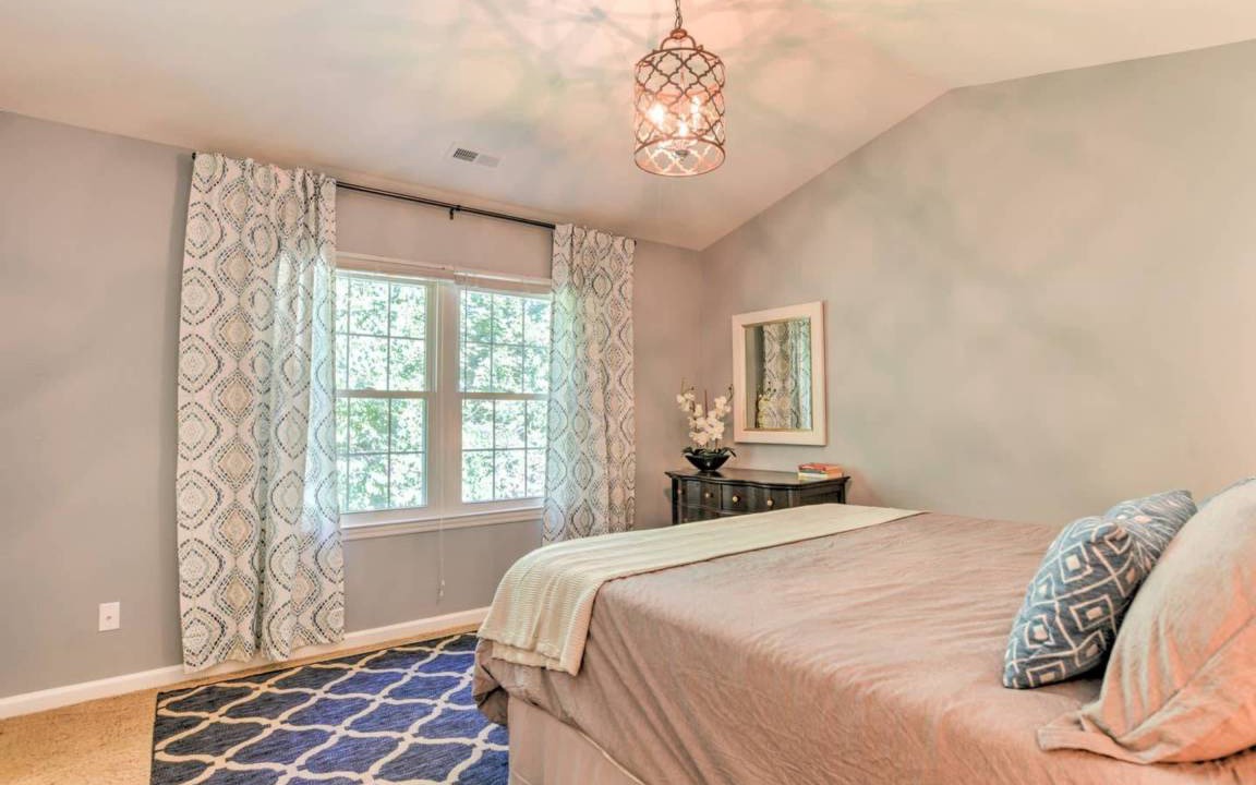 Photo of Bedroom in Royal Pines