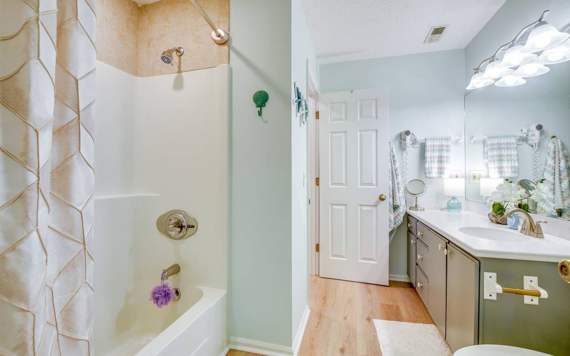 Photo of Bathroom in Sea Trail